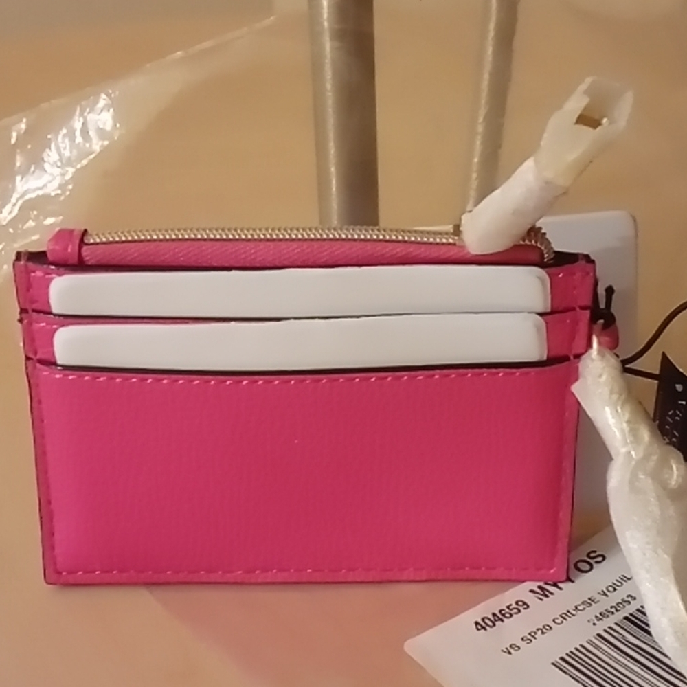 Victoria's Secret Studded V-Quilt Card Case - Picture 6 of 9